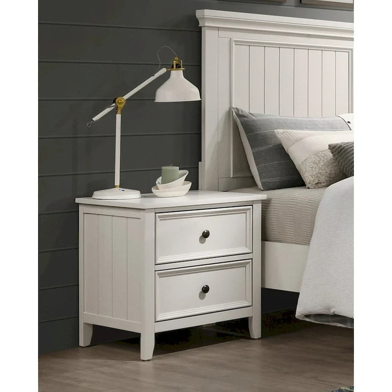 Chambre à coucher 4 pièces finition blanche : lit, table de chevet, commode, miroir