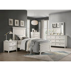 Chambre à coucher 4 pièces finition blanche : lit, table de chevet, commode, miroir